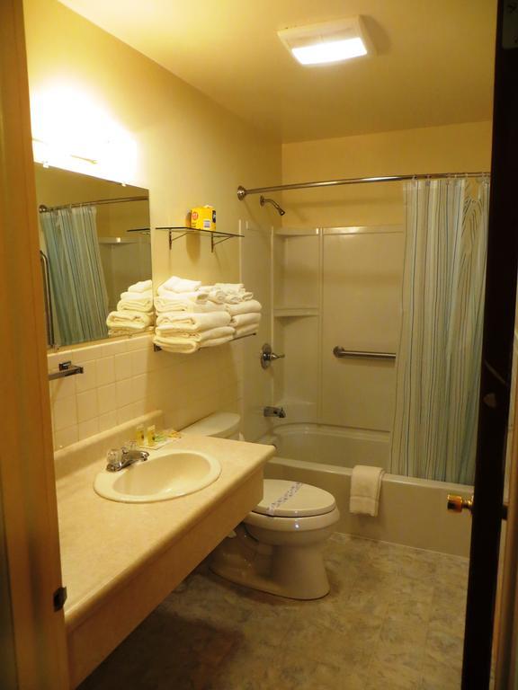 Chief Motel Къстър Стая снимка