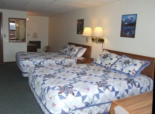 Chief Motel Къстър Екстериор снимка