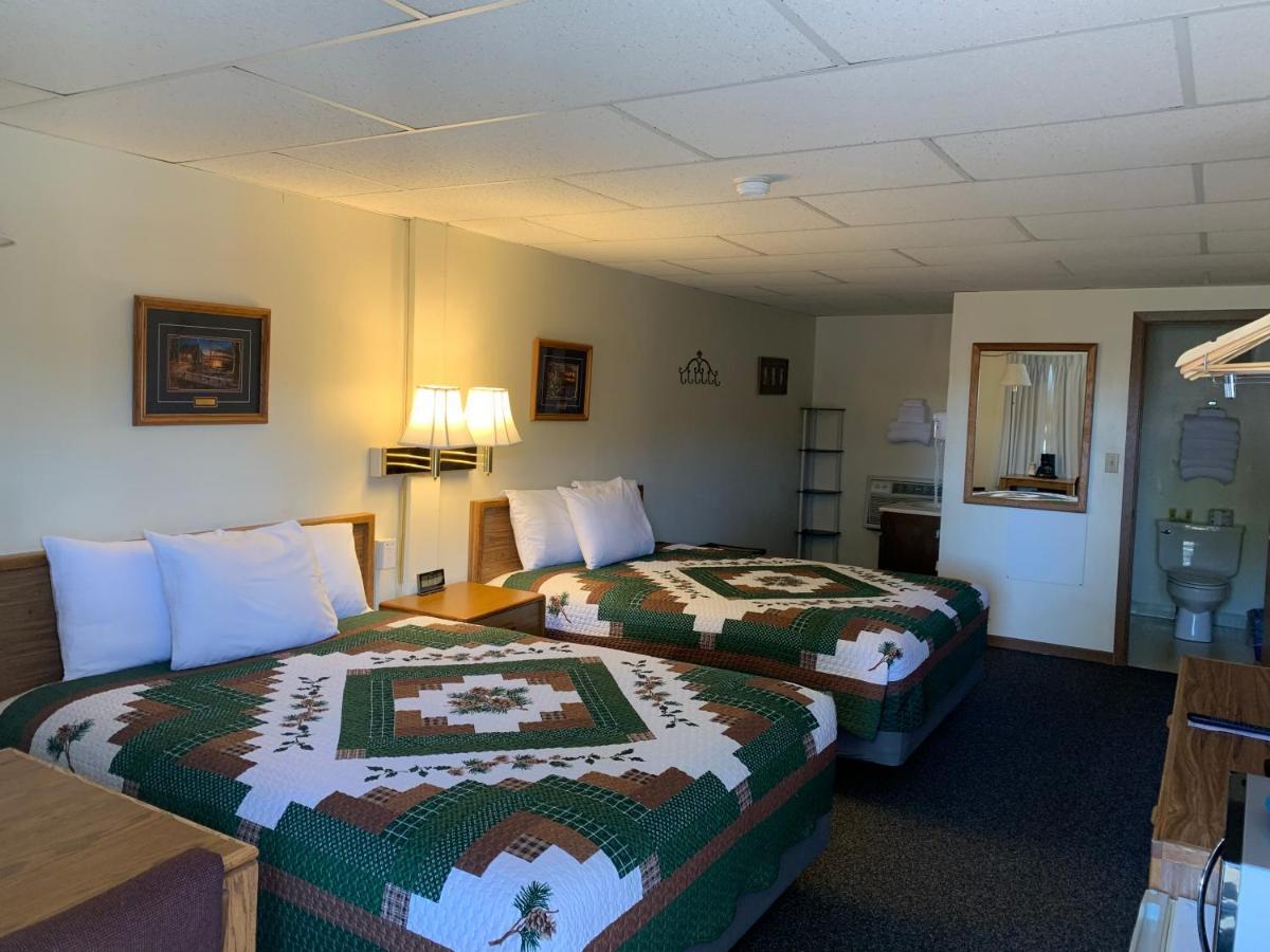 Chief Motel Къстър Екстериор снимка